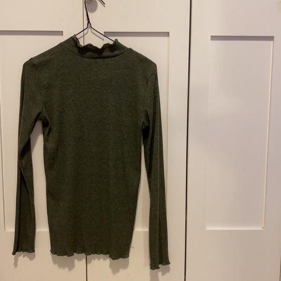 Long Sleeve Turtle Neck - Picture 2 of 2